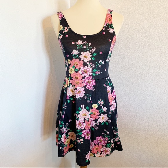 Divided Dresses & Skirts - Divided Floral Fit & Flare Dress Size 8 Pink Black